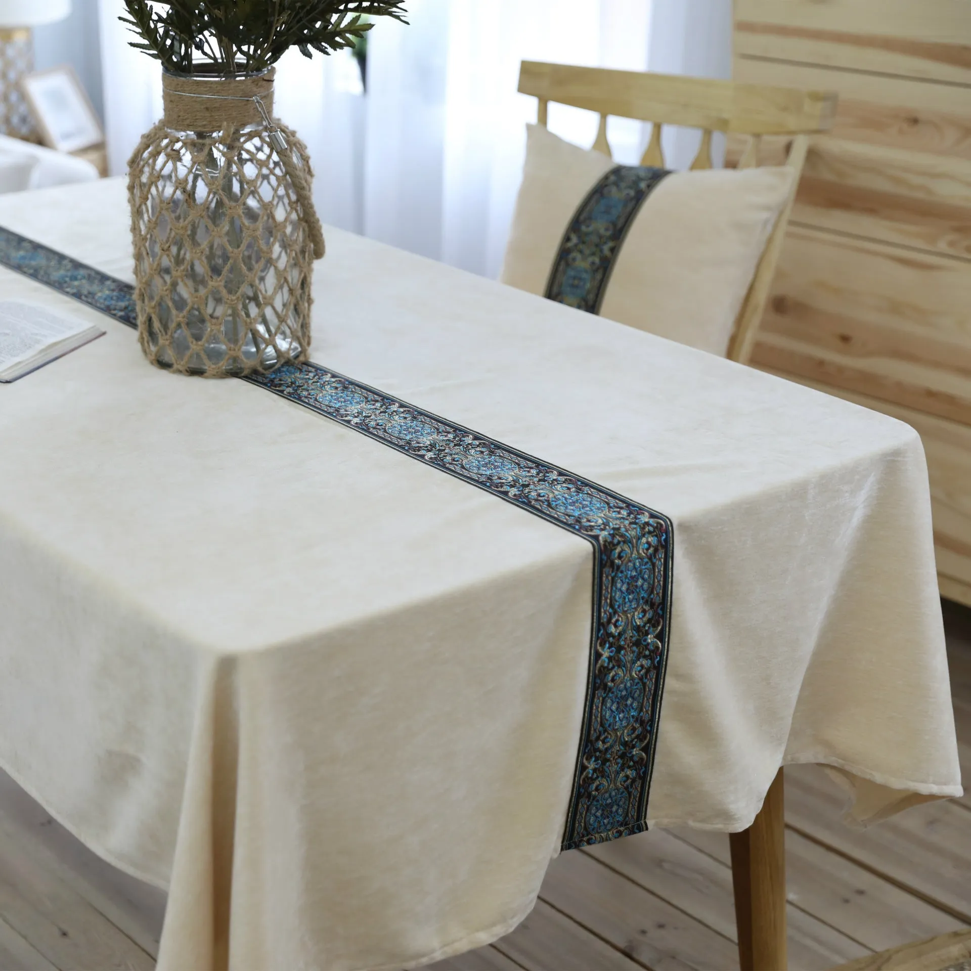 Embroidered Tablecloth Blue Double-Sided Velvet Lace Rectangular Tablecloth