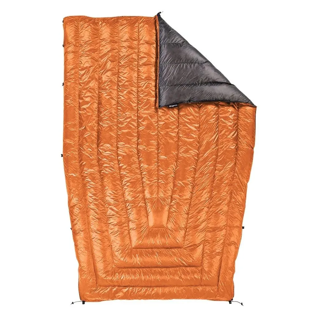Enlightened Equipment Revelation 850 Quilt